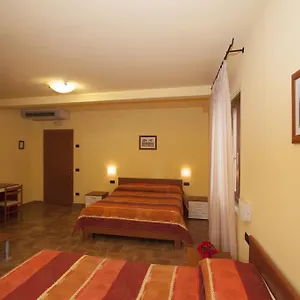 Santucci Assisi
